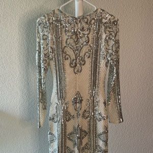 Sequin Betsy & Adam Silver White Long Sleeve Knee Length Dress